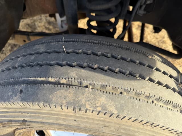 Image of Ford F-550 equipment image 4