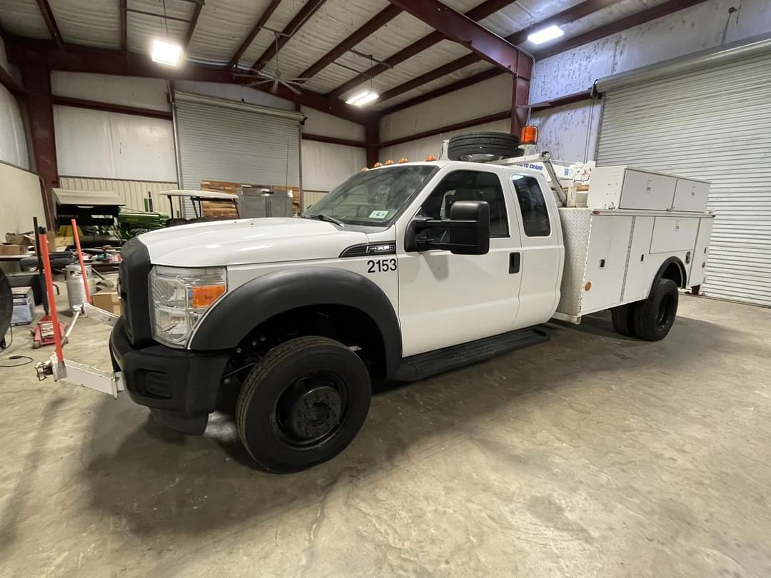 Image of Ford F-550 Primary image