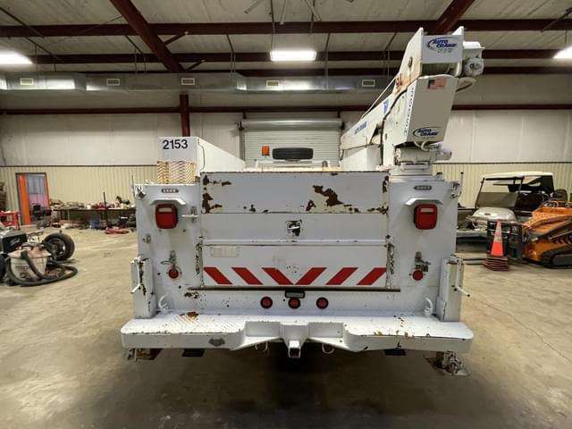 Image of Ford F-550 equipment image 4