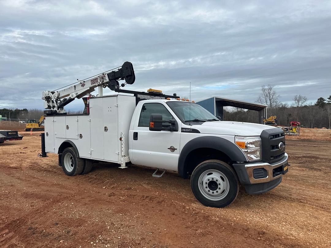 Image of Ford F-550 Primary image