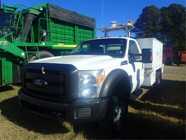 Image of Ford F-550 equipment image 2