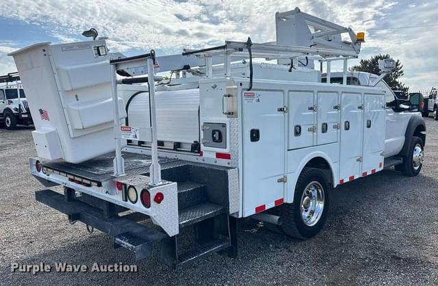 Image of Ford F-550 equipment image 4
