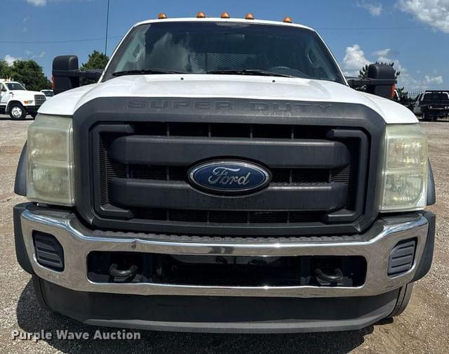 Image of Ford F-550 equipment image 1