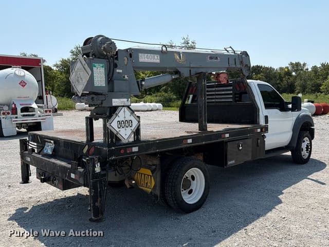 Image of Ford F-550 equipment image 4