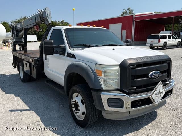 Image of Ford F-550 equipment image 2