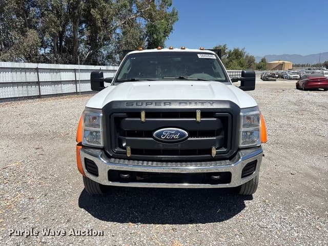 Image of Ford F-550 equipment image 1