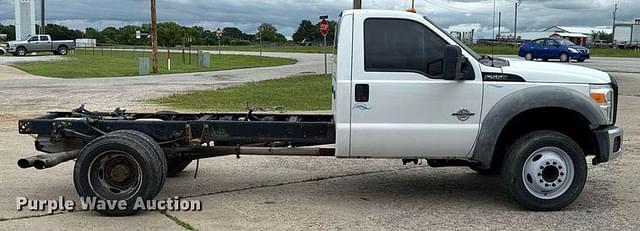 Image of Ford F-550 equipment image 3