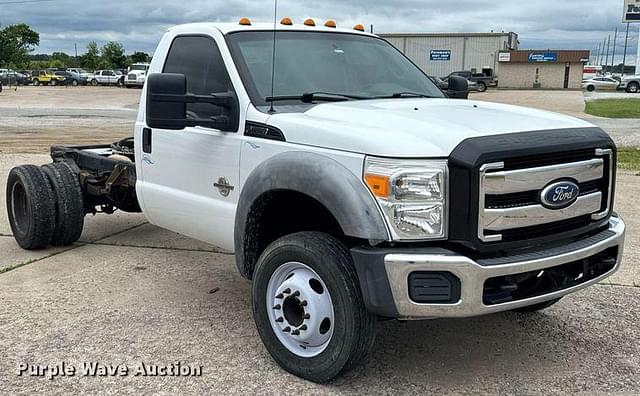 Image of Ford F-550 equipment image 2