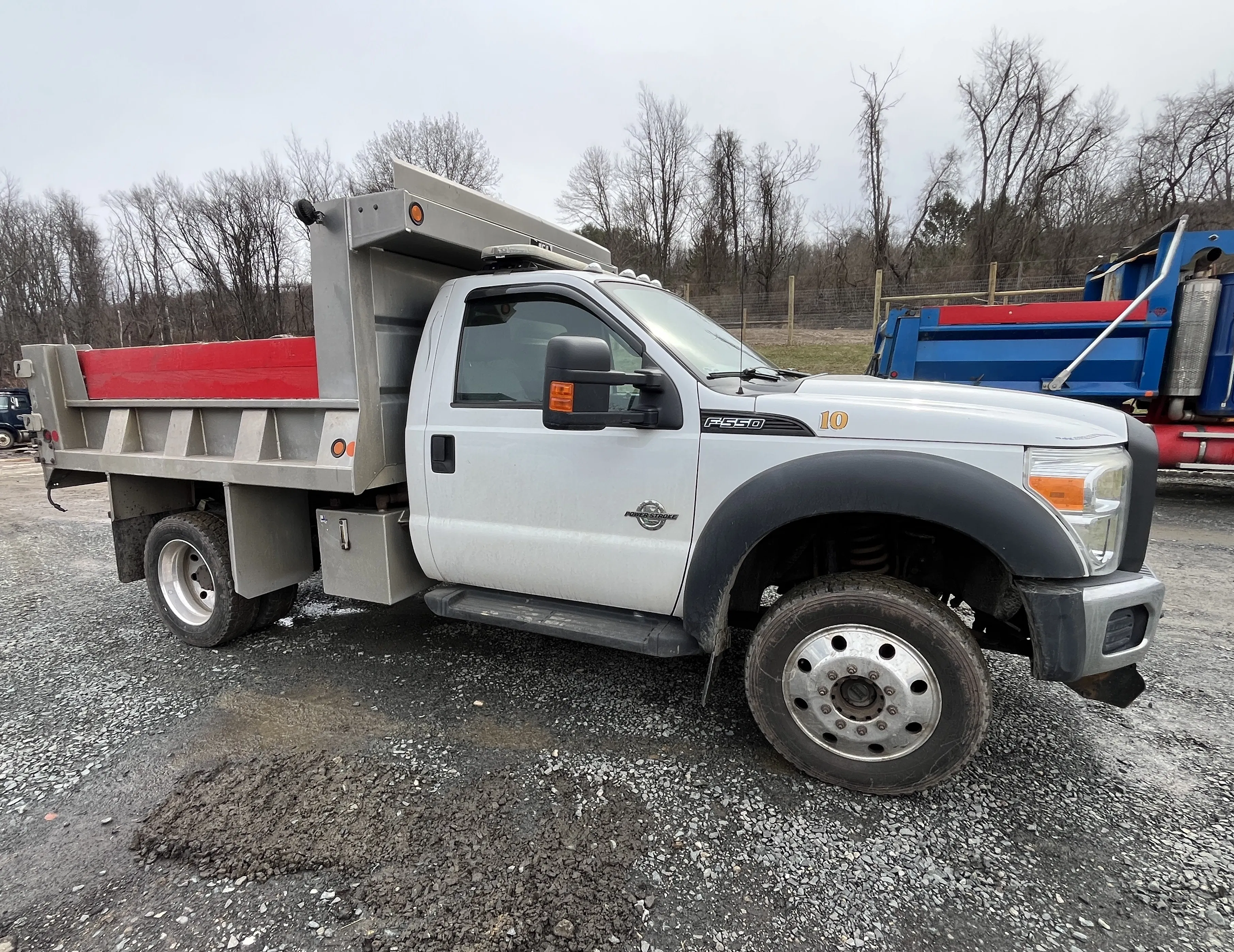 2012 Ford F-550 Equipment Image0