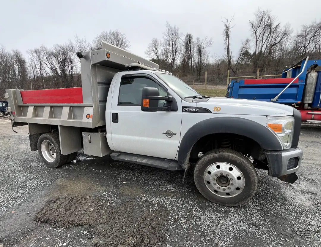 Image of Ford F-550 Primary image