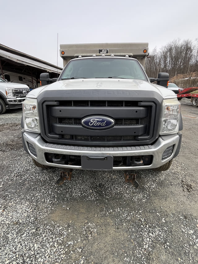 Image of Ford F-550 equipment image 3