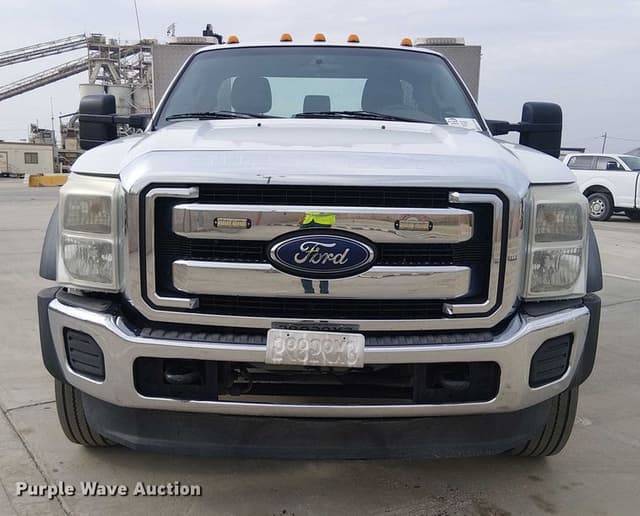 Image of Ford F-550 equipment image 1