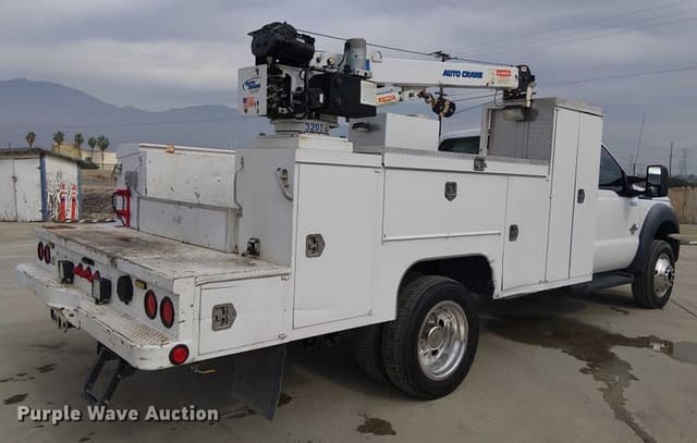 Image of Ford F-550 equipment image 4