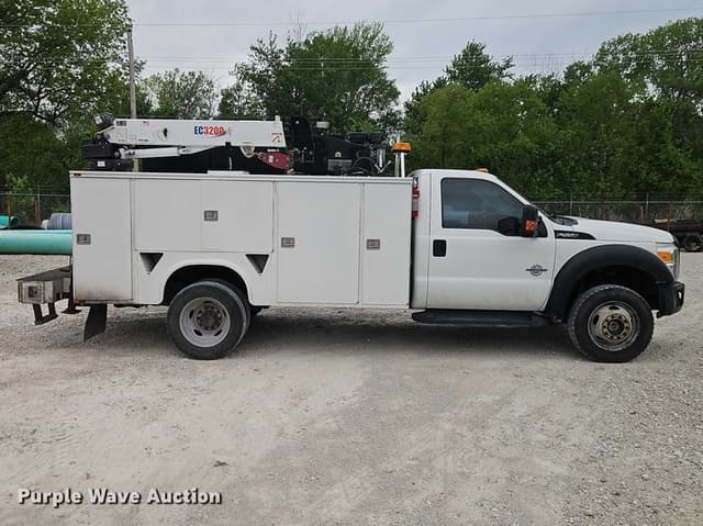 Image of Ford F-550 equipment image 3