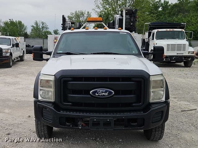 Image of Ford F-550 equipment image 1