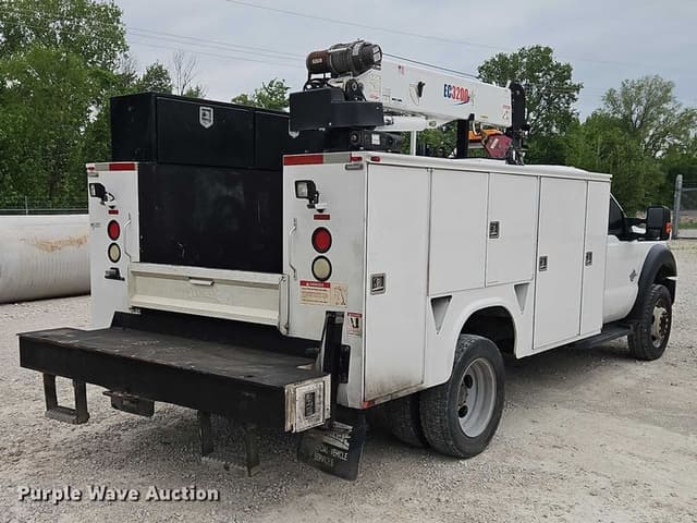 Image of Ford F-550 equipment image 4