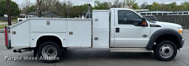 Image of Ford F-550 equipment image 3