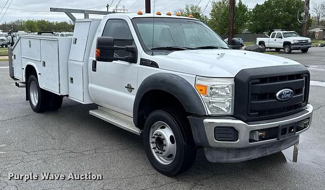 Image of Ford F-550 equipment image 2
