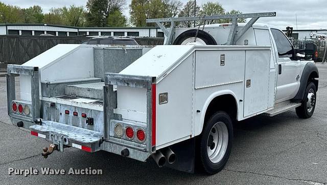 Image of Ford F-550 equipment image 4