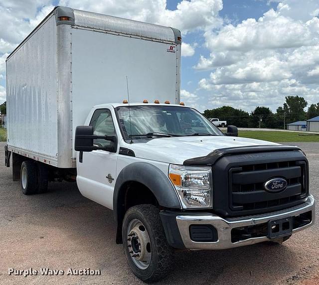 Image of Ford F-550 equipment image 2