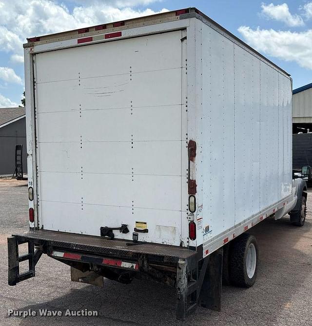 Image of Ford F-550 equipment image 4