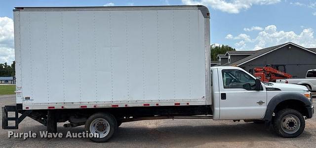 Image of Ford F-550 equipment image 3