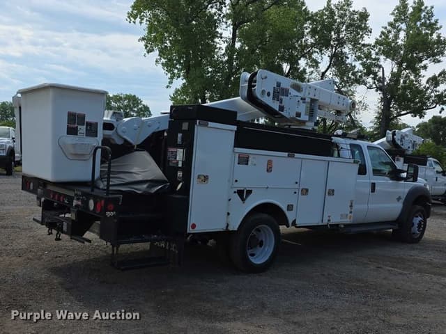 Image of Ford F-550 equipment image 4
