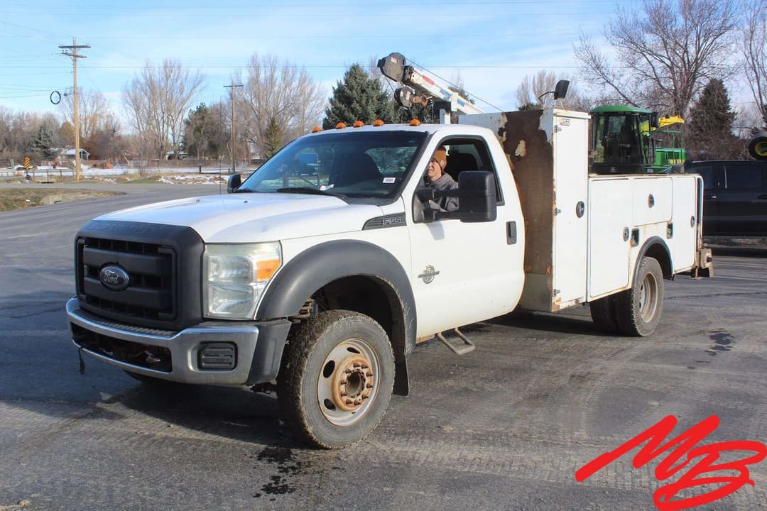 Image of Ford F-550 Primary image