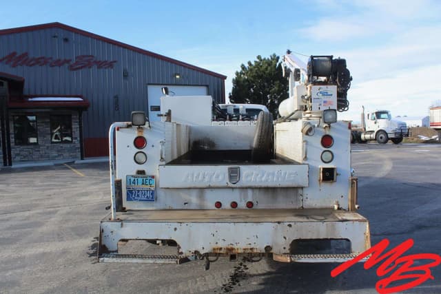 Image of Ford F-550 equipment image 3