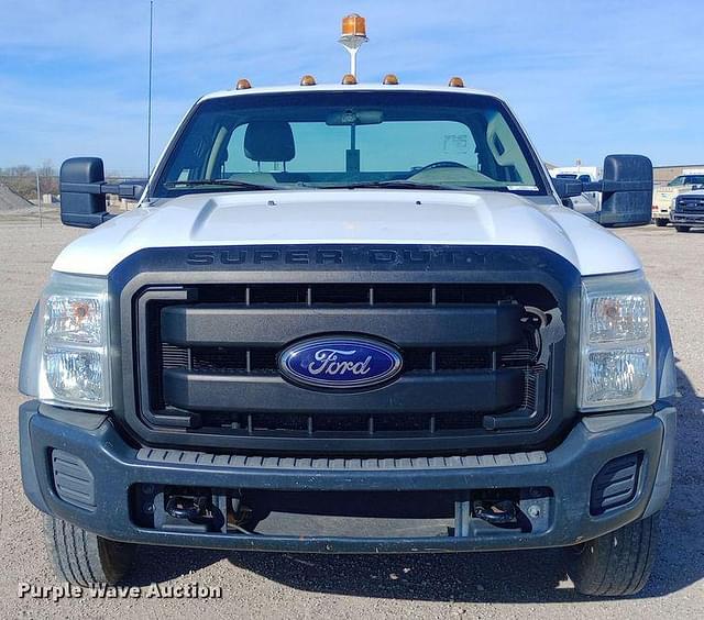 Image of Ford F-550 equipment image 1