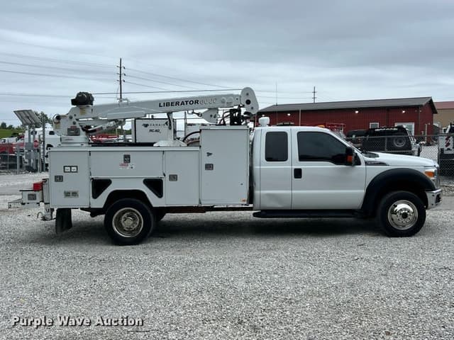 Image of Ford F-550 equipment image 3