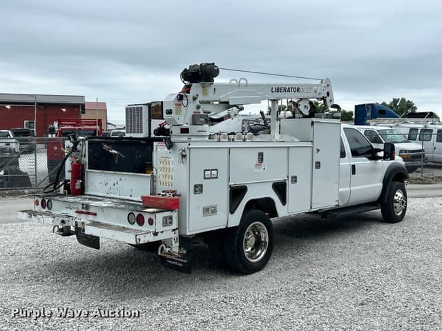 Image of Ford F-550 equipment image 4