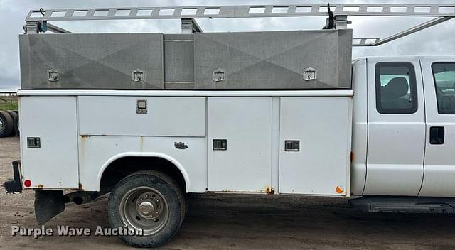 Image of Ford F-550 equipment image 4