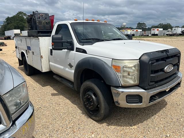 Image of Ford F-550 equipment image 4