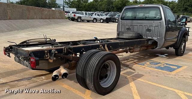 Image of Ford F-550 equipment image 4