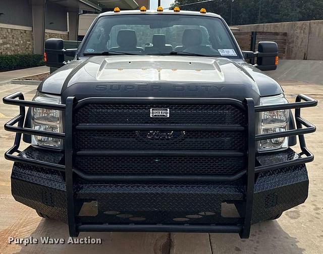 Image of Ford F-550 equipment image 1