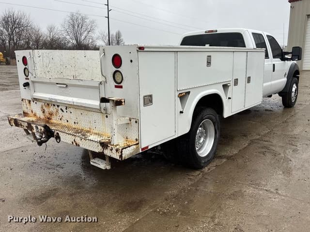 Image of Ford F-550 equipment image 4