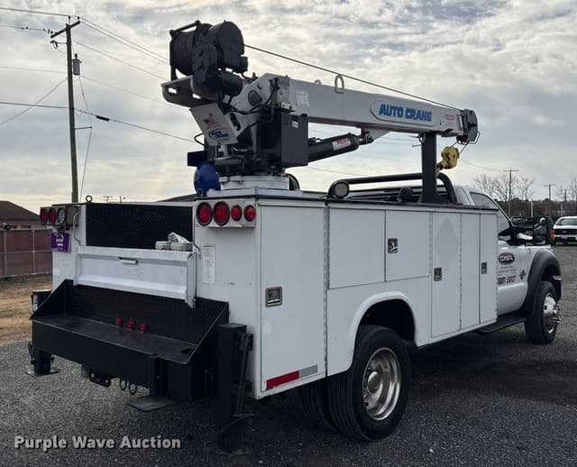 Image of Ford F-550 equipment image 4