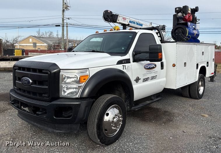 2012 Ford F-550 Equipment Image0