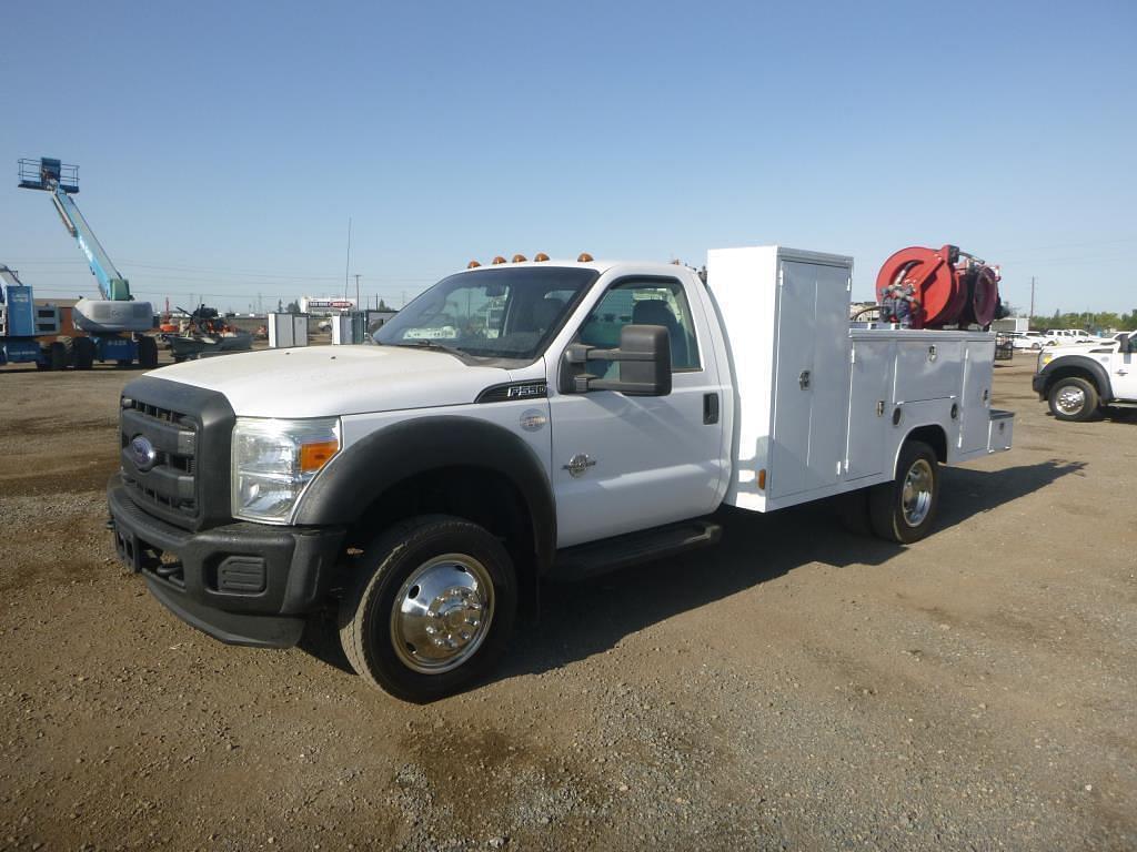 Image of Ford F-550 Primary image