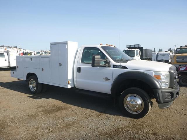 Image of Ford F-550 equipment image 1