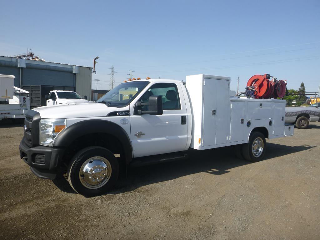 Image of Ford F-550 Primary image