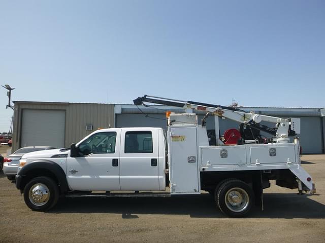 Image of Ford F-550 equipment image 4