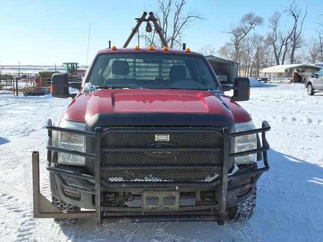 Image of Ford F-550 equipment image 2