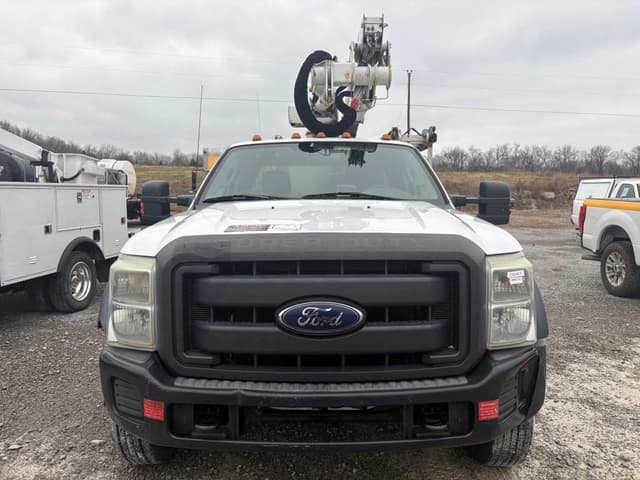 Image of Ford F-550 equipment image 1