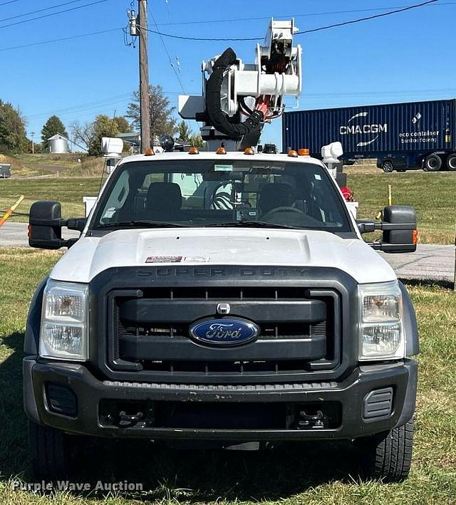 Image of Ford F-550 equipment image 1