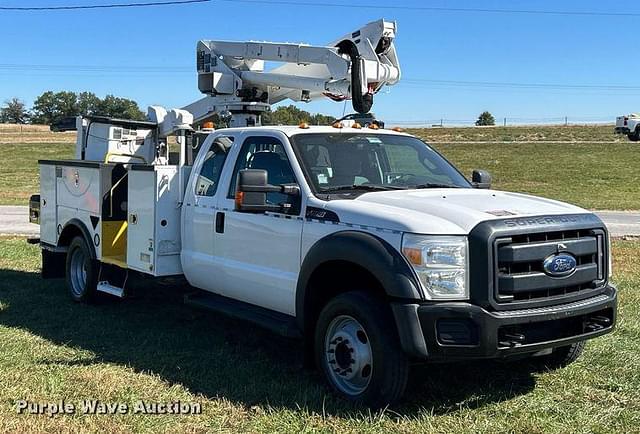 Image of Ford F-550 equipment image 2