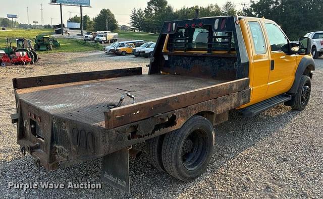 Image of Ford F-550 equipment image 4