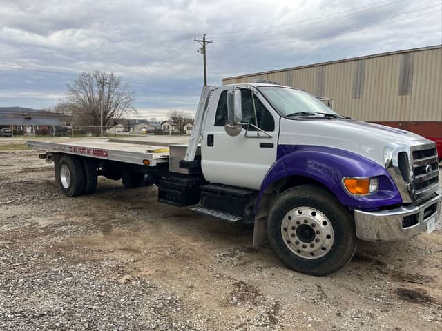 Image of Ford F-650 equipment image 2