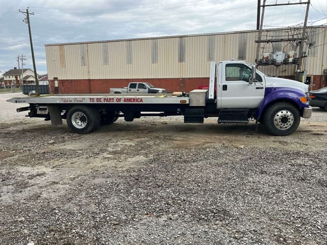 Image of Ford F-650 equipment image 3